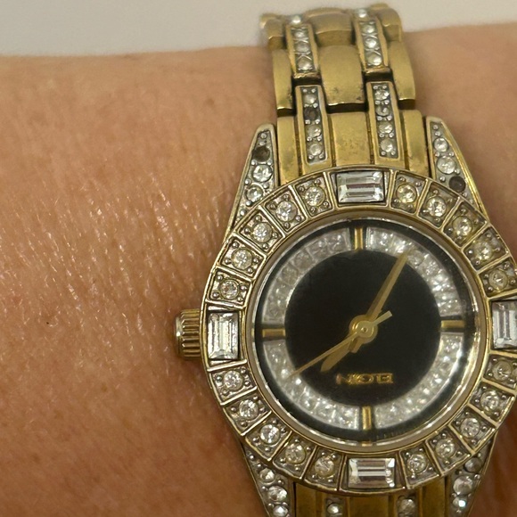 Vintage Ladies Elgin Swarovski Crystal Accent Watch – Petite Gold Tone main image 6